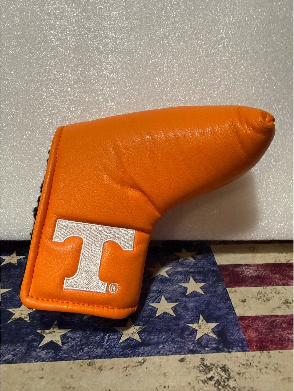 Team Golf Tennessee Volunteers Magnetic Blade Putter Cover Orange NCAA